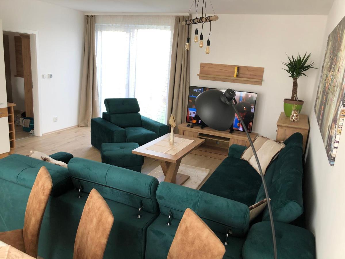 Tatra Billetee Apartman S Luxusnym Vyhladom Na Vysoketatry A Sukromnym Wellness Попрад Экстерьер фото
