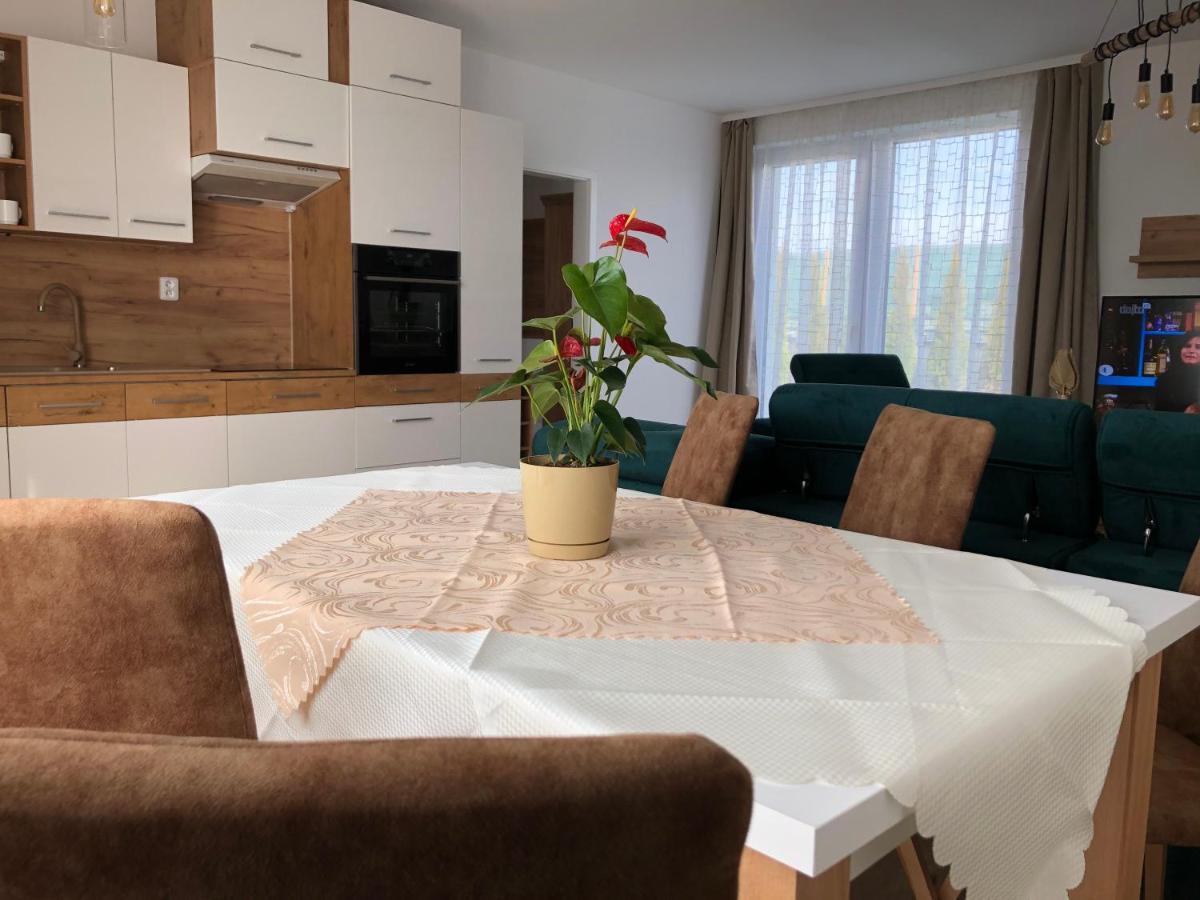 Tatra Billetee Apartman S Luxusnym Vyhladom Na Vysoketatry A Sukromnym Wellness Попрад Экстерьер фото