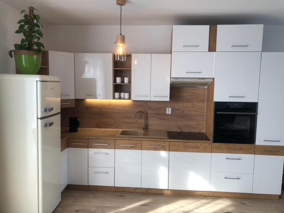 Tatra Billetee Apartman S Luxusnym Vyhladom Na Vysoketatry A Sukromnym Wellness Попрад Экстерьер фото