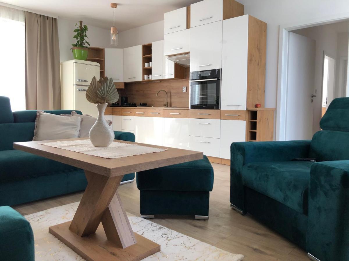 Tatra Billetee Apartman S Luxusnym Vyhladom Na Vysoketatry A Sukromnym Wellness Попрад Экстерьер фото